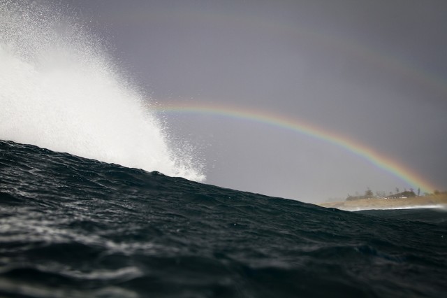 wave-with-rainbow-watershot
